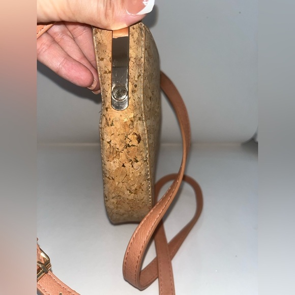 MADISON WEST Cork Crossbody W/ Handle Bag Vegan Leather Tan/Gold 3 Pocket - Picture 3 of 8